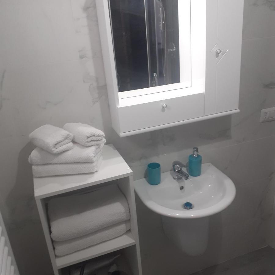 Palazzo Galante Aparthotel Margherita Di Savoia Buitenkant foto